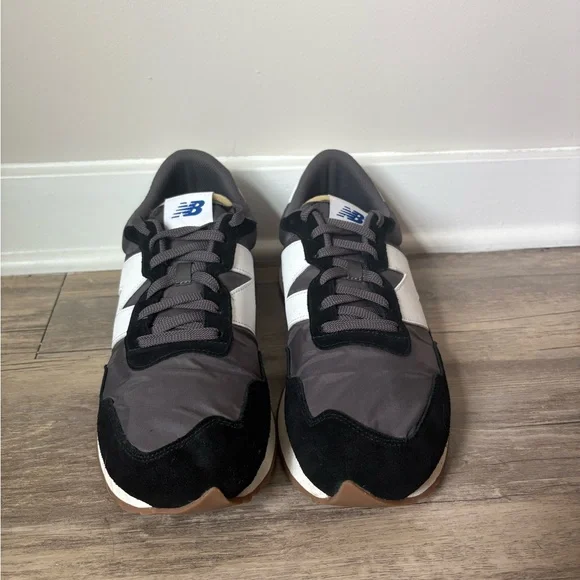 New Balance 237 Men's Black and Gray Sneakers - Picture 3 of 5
